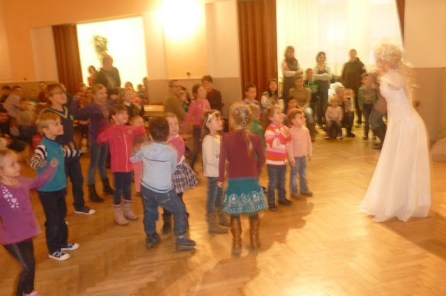 1.12.2013 Mikulášský bál RC Pohádka 043