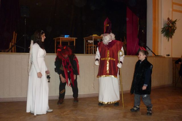 první Mikulášský bál r.2010 054