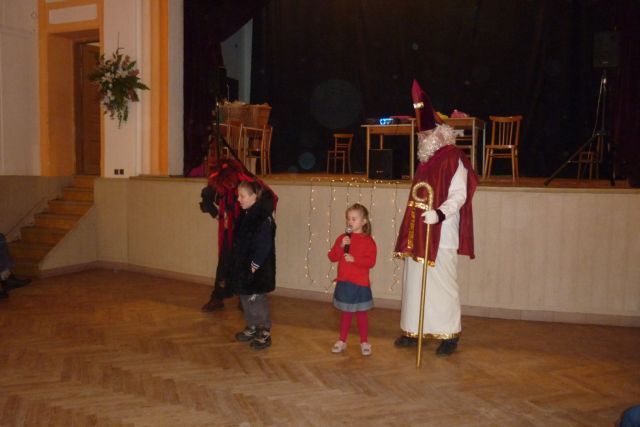 první Mikulášský bál r.2010 061