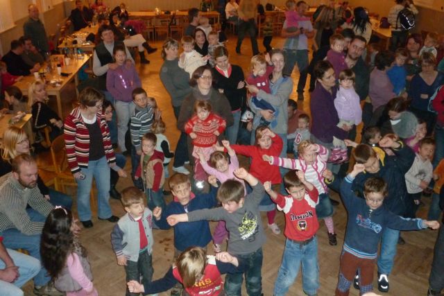 první Mikulášský bál r.2010 207